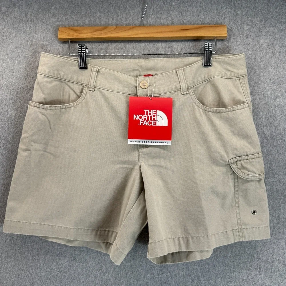 The North Face Soy Beige At Ease Shorts Cotton Cargo Hiking Womens Size 12 R NWT